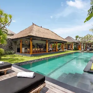 villa-wolfe.ubudhotelsnow.com/